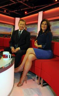Susanna Reid feet photo thumbnail