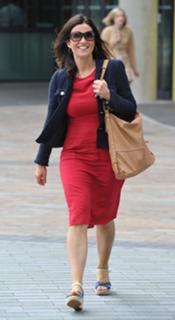 Susanna Reid feet photo thumbnail