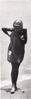 Susannah York feet photo 10