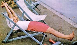 Susannah York feet photo 8