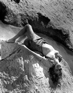 Susannah York feet photo 3