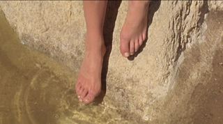 Susannah York feet photo 4