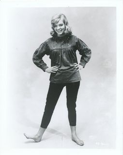 Susannah York feet photo 7
