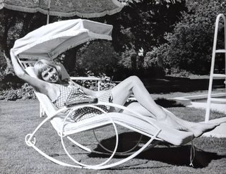 Susannah York feet photo 4
