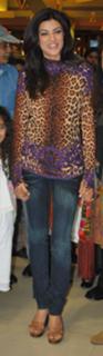 Sushmita Sen feet photo thumbnail