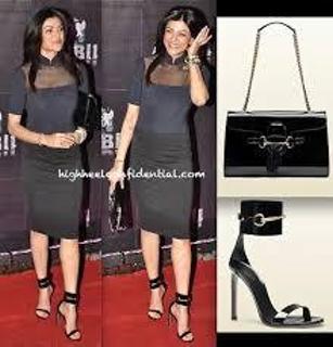 Sushmita Sen feet photo thumbnail