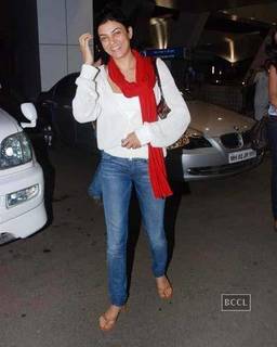 Sushmita Sen feet photo thumbnail
