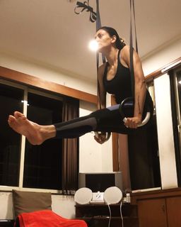 Sushmita Sen feet photo thumbnail