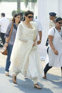 Sushmita Sen feet photo thumbnail
