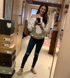 Sushmita Sen feet photo thumbnail