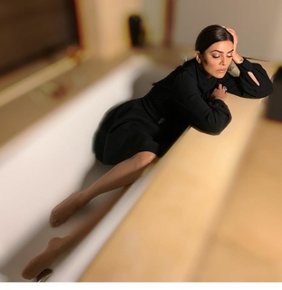 Sushmita Sen feet photo thumbnail
