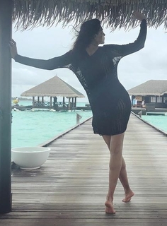 Sushmita Sen feet photo thumbnail