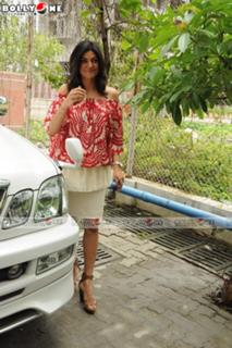 Sushmita Sen feet photo thumbnail