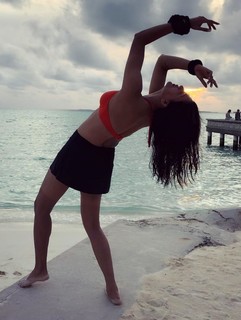 Sushmita Sen feet photo thumbnail