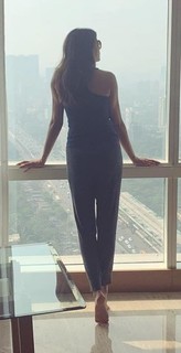 Sushmita Sen feet photo thumbnail