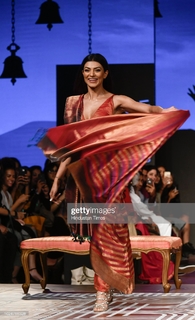 Sushmita Sen feet photo thumbnail
