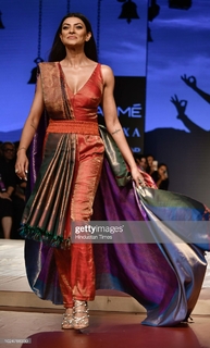 Sushmita Sen feet photo thumbnail