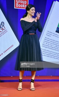 Sushmita Sen feet photo thumbnail