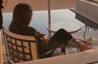 Sushmita Sen feet photo thumbnail
