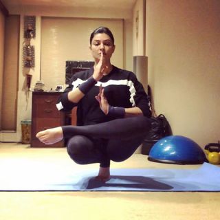 Sushmita Sen feet photo thumbnail