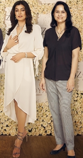 Sushmita Sen feet photo thumbnail