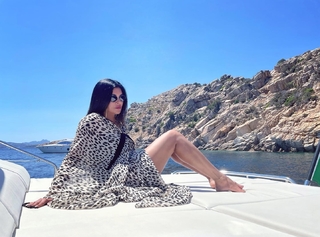 Sushmita Sen feet photo thumbnail