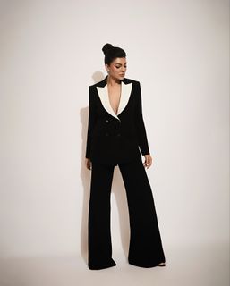 Sushmita Sen feet photo thumbnail