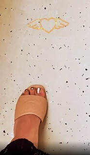 Susi Kentikian feet photo 10