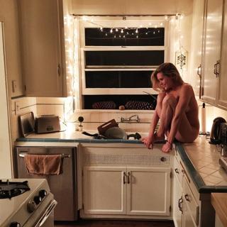 Susie Abromeit feet photo 9