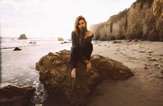 Susie Abromeit feet photo 9