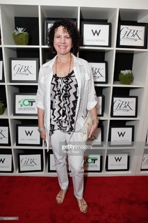 Susie Essman feet photo 16