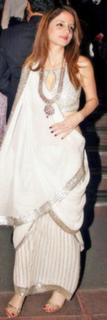 Sussane Roshan feet photo 19
