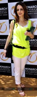 Sussane Roshan feet photo 12