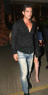 Sussane Roshan feet photo 9