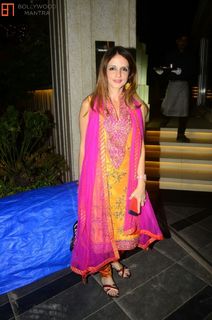 Sussane Roshan feet photo 15