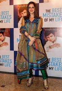 Sussane Roshan feet photo 7