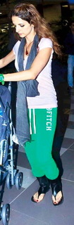 Sussane Roshan feet photo 2