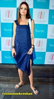 Sussane Roshan feet photo 18
