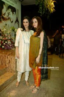 Sussane Roshan feet photo 17