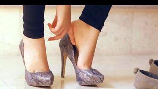 Sussane Roshan feet photo 14