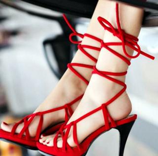 Sussane Roshan feet photo 19