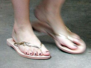Sussane Roshan feet photo 4