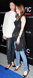Sussane Roshan feet photo 2