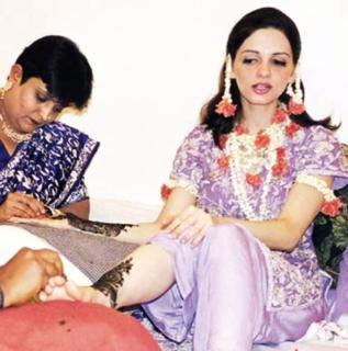 Sussane Roshan feet photo 12