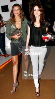 Sussane Roshan feet photo 5