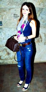 Sussane Roshan feet photo 16