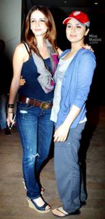Sussane Roshan feet photo 4