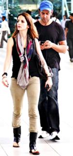 Sussane Roshan feet photo 9