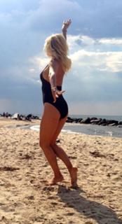 Sussi la Cour Dollenz feet photo 11