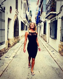 Sussi la Cour Dollenz feet photo 3